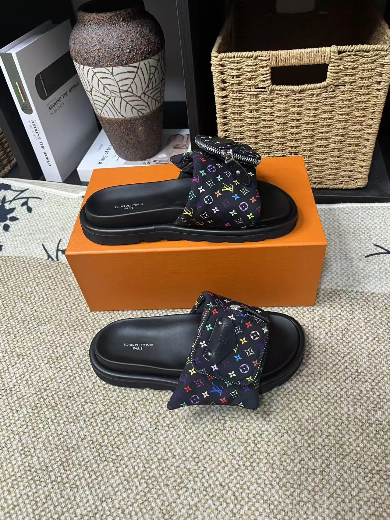 P380 yuan LV Louis Vuitton Full of high-end feel! A popular model among bloggers at home and abroad, it’s retro and fashionable, and looks stunning on your feet! Mainly recommended model on the official website★ ━━━━━ ЅᏇєєt ━━━━━ ▪️Upper: original calfskin ➕5D printing process ▪️Inner: imported mixed sheepskin ▪️Outsole: original molded foam outsole ▪️Size: Female 35-40 Men's 39-44 (women's 41 men's 45)